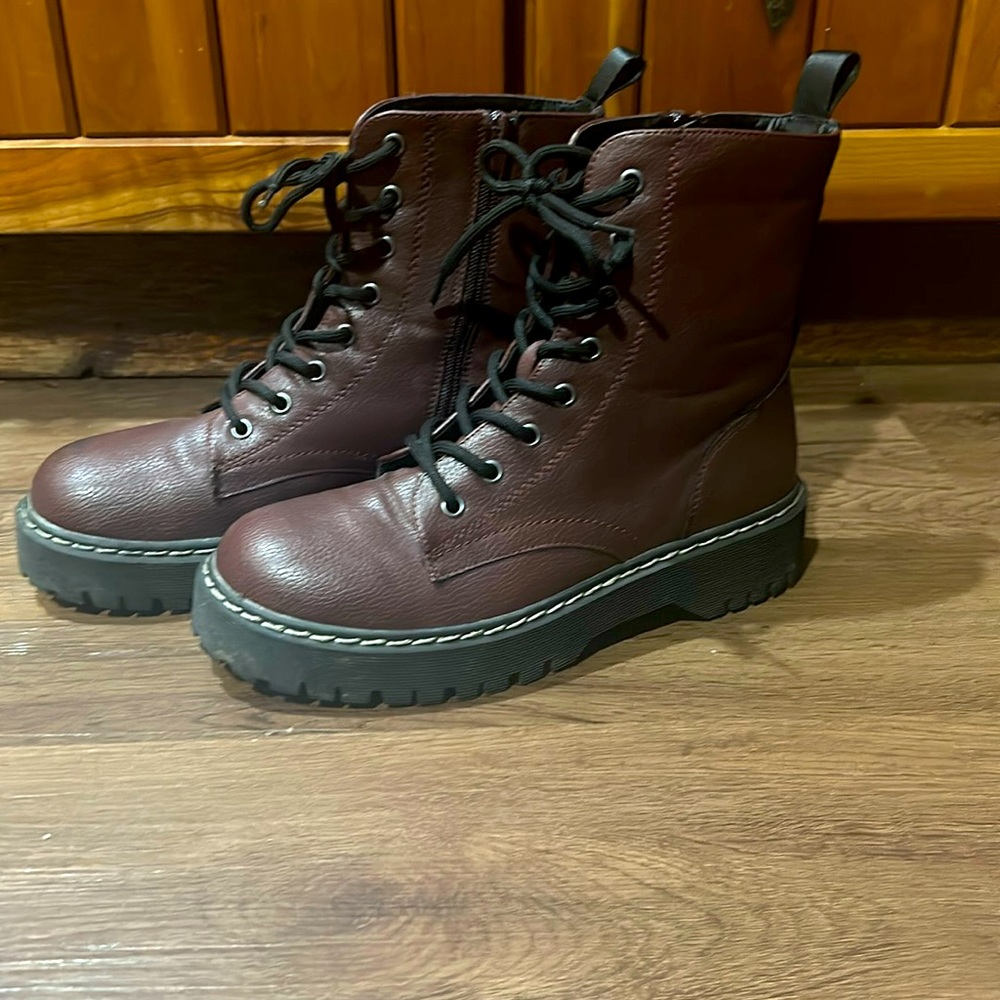 Sincerely Jules maroon size 8.